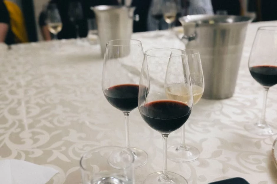wine tasting event restaurant glasses